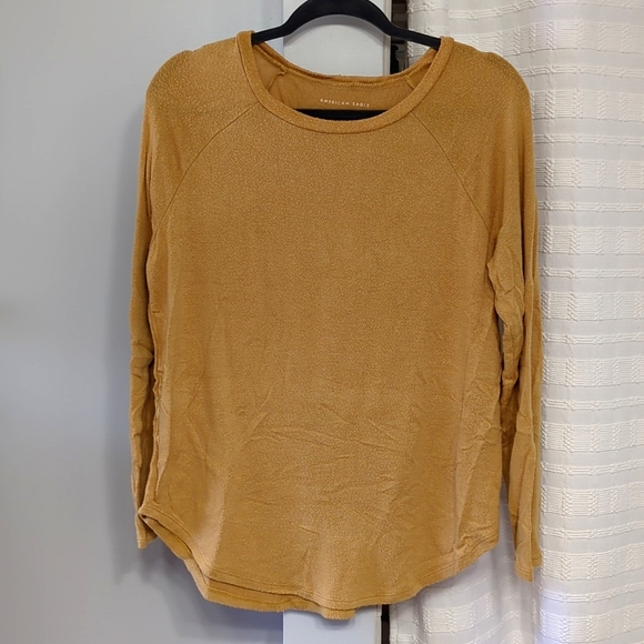American Eagle Outfitters Tops - Plush long sleeve tee
